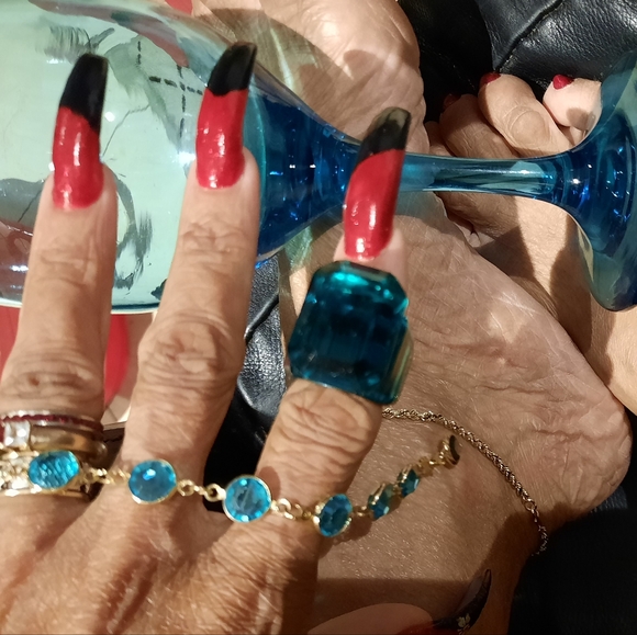 AUTHENTIC SWAROVSKI AQUA crystal tennis bracelet gold 8.25" +1" stamped GENUINE - Picture 4 of 5